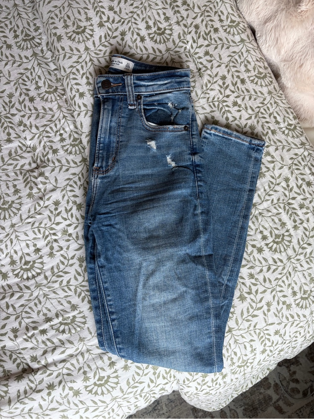 Abercrombie & Fitch The Super Skinny Ankle High Rise Jeans -23/000R